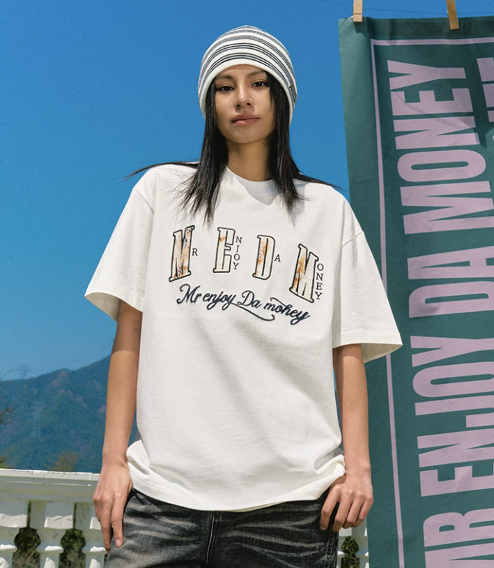 MEDM Lace Embroidery Lettering T-shirt