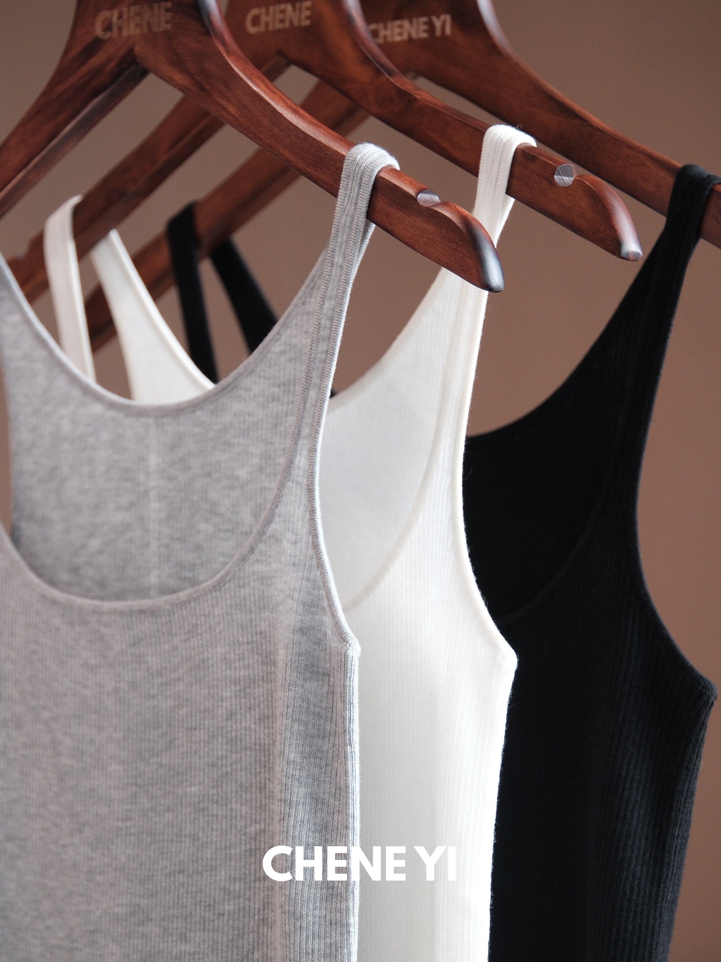 CHENE YI Tencel Cashmere U-shaped Vest